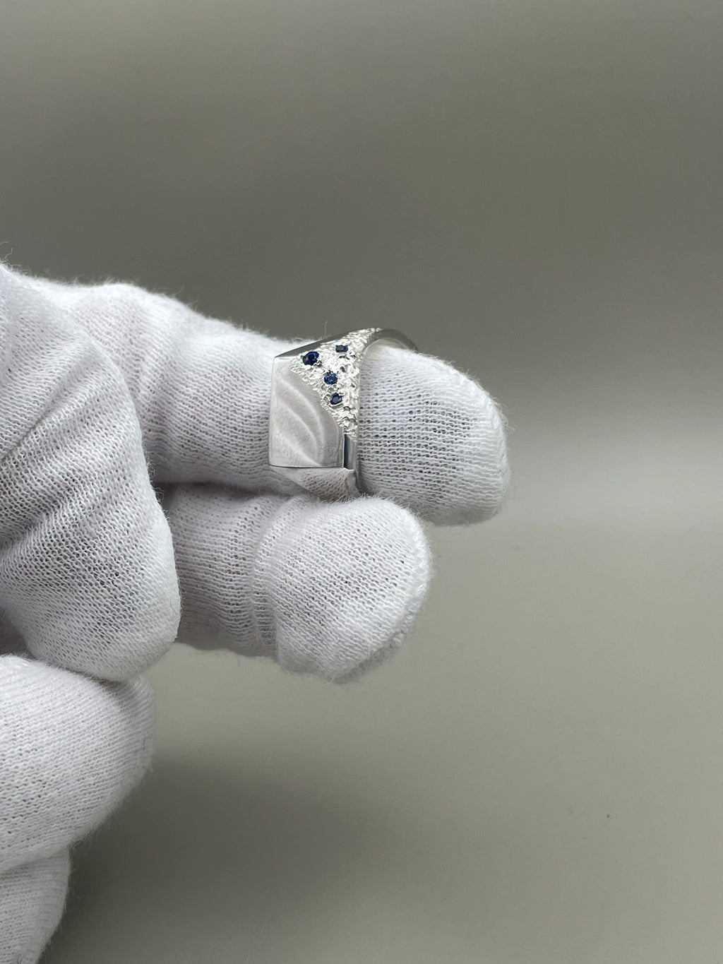 Leo Ring