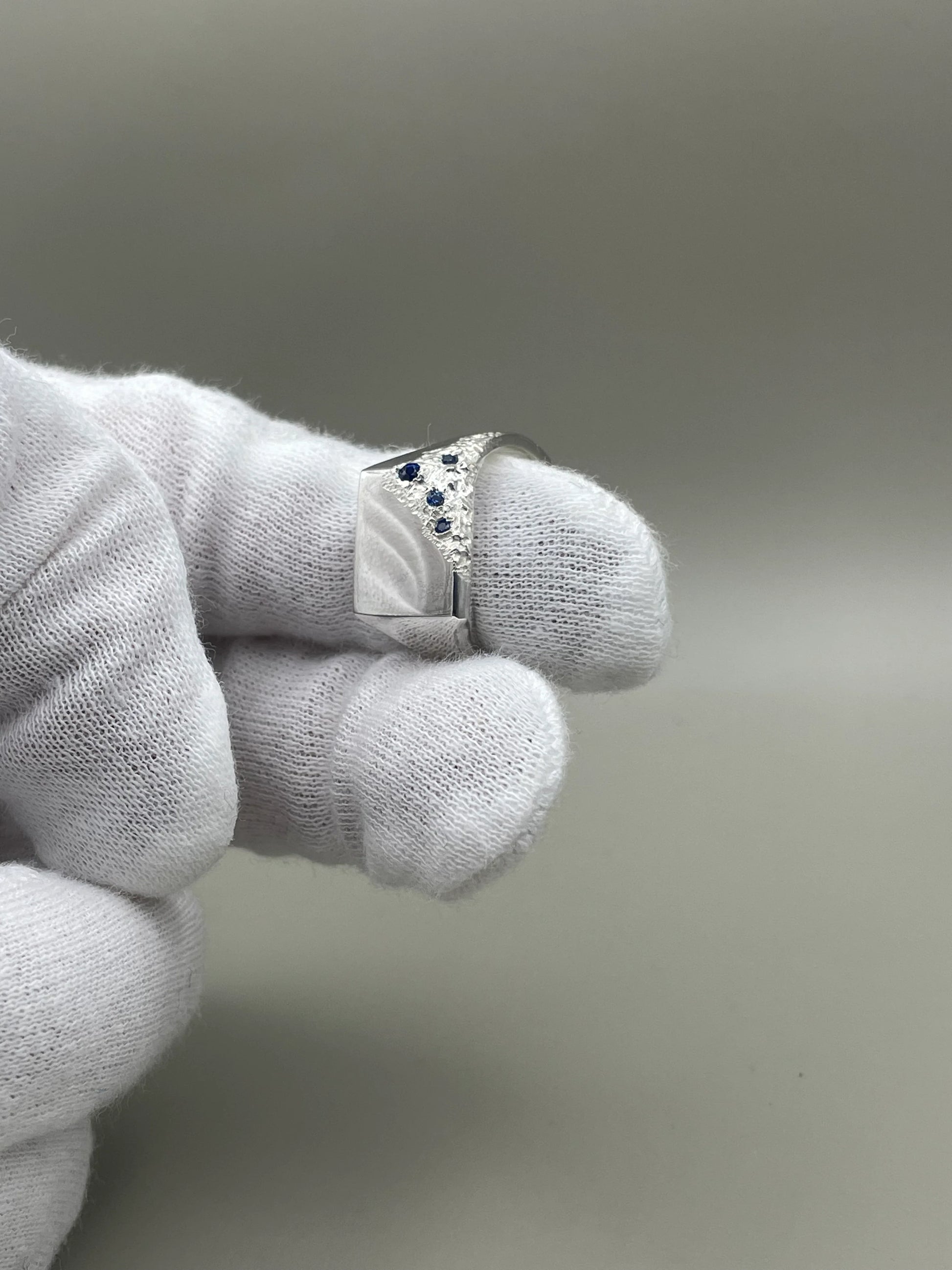 Leo Ring