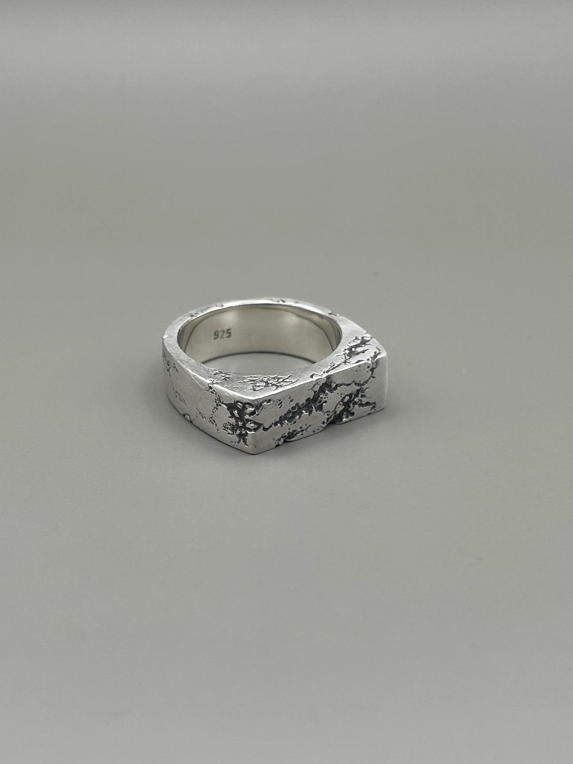 Lunar Ring