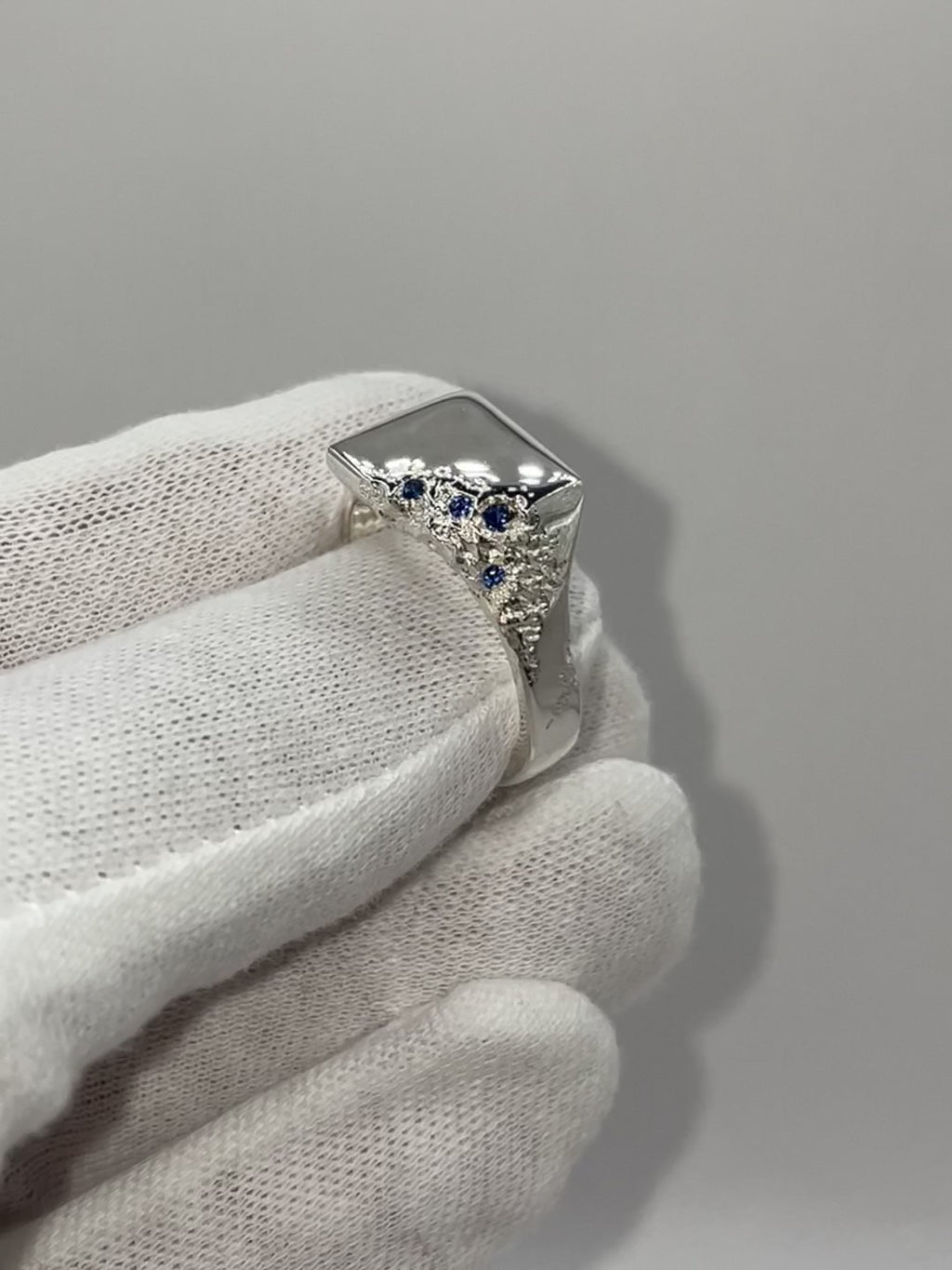 Leo Ring